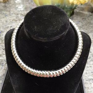 Chic Silver Tone Spiral Choker Necklace 5inx5in, No fading or marks. Perfect....